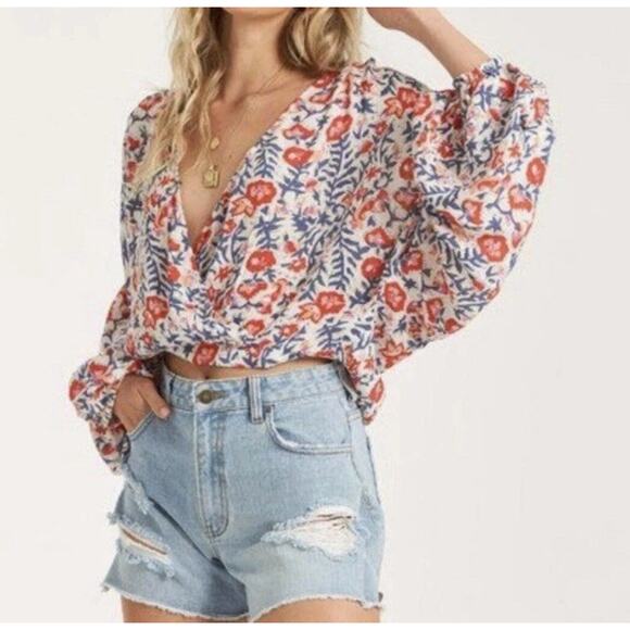 BILLABONG Surplice Safe Bet Blouse Floral Boho Cropped Womens Small Relax Fit - Picture 1 of 13